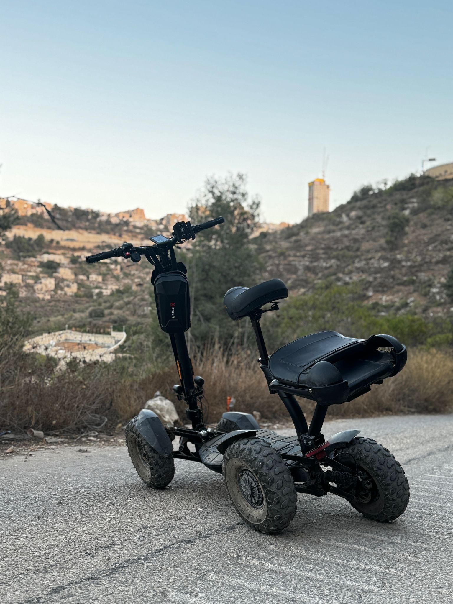 לחיות עכשיו: טבע ירושלמי, שקט חשמלי, נשמה חופשית.